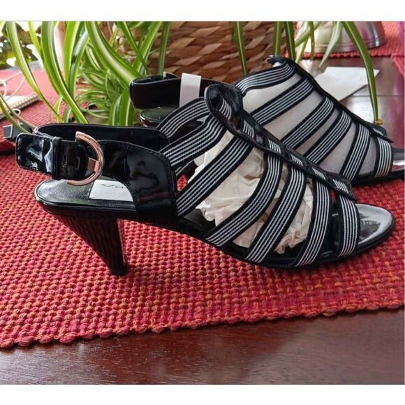 Aj Valenci Built For Comfort Black Striped Heeled Sandals Size 8.5 - Picture 2 of 5